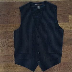Perry Ellis Men’s striped vest